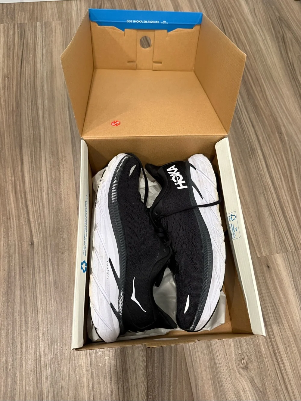 Hoka Women's Clifton 8 Black and White Running Sneakers - Size 8.5